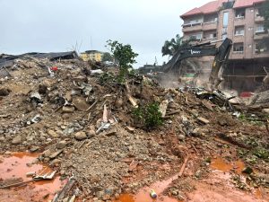 Un édifice R+5 s’effondre à Hafia 1 : Cinq morts et une habitation complètement détruite