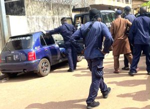 Petit-Simbaya : deux corps découverts dans une voiture